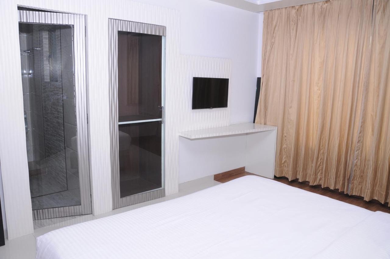 Hotel City Heart Ширді Номер фото