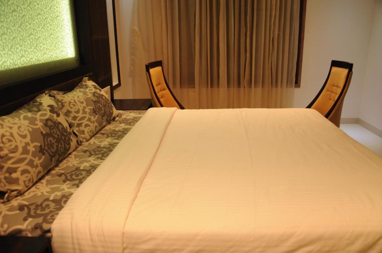 Hotel City Heart Ширді Номер фото