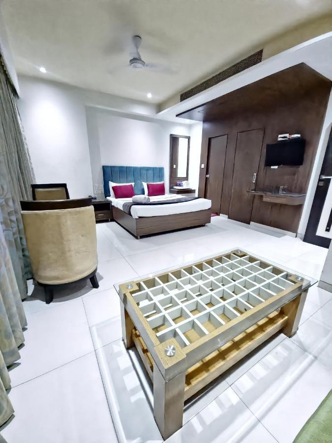 Hotel City Heart Ширді Екстер'єр фото