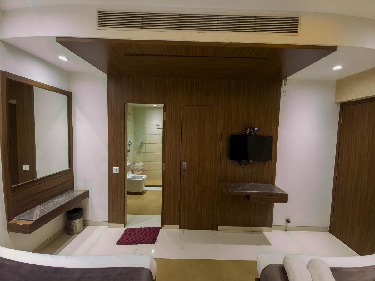 Hotel City Heart Ширді Екстер'єр фото