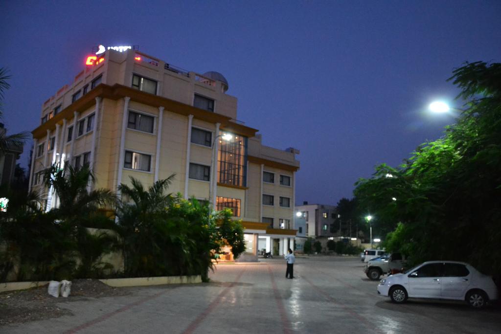 Hotel City Heart Ширді Екстер'єр фото